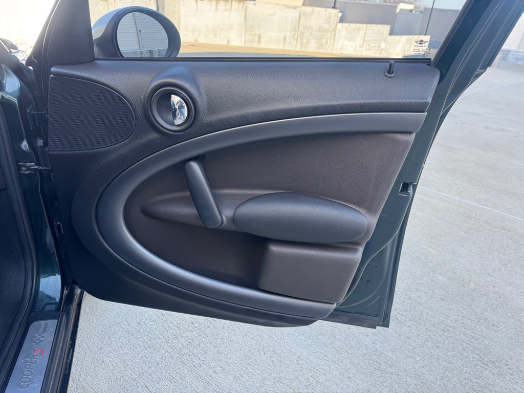 2012 MINI Cooper Image 26