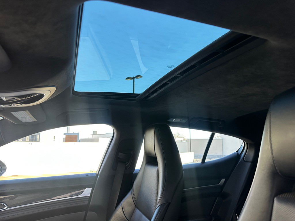 2013 Porsche Panamera Image 10