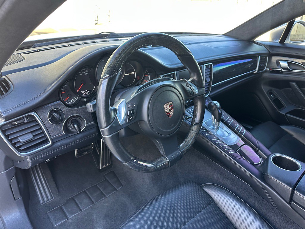 2013 Porsche Panamera Image 12