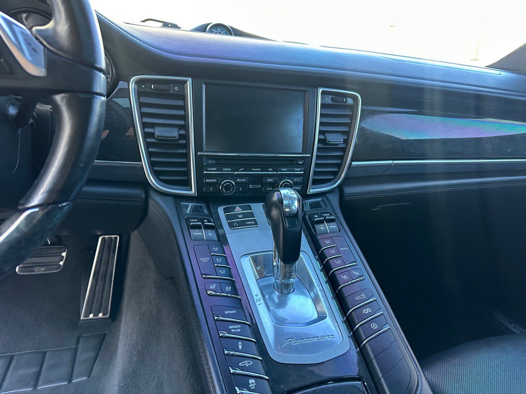 2013 Porsche Panamera Image 13
