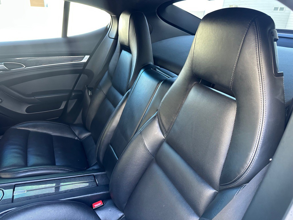 2013 Porsche Panamera Image 22