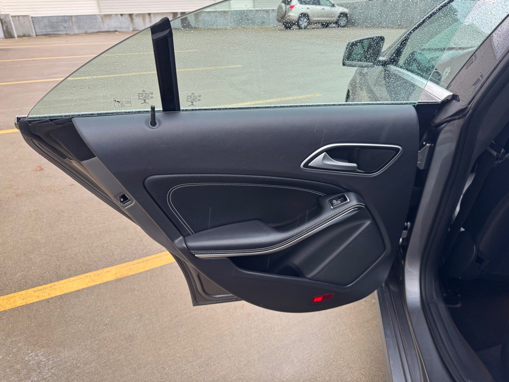 2014 Mercedes-Benz CLA-Class Image 18