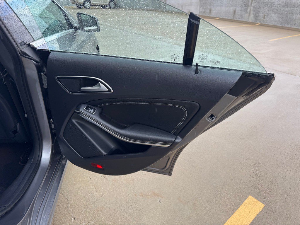 2014 Mercedes-Benz CLA-Class Image 21