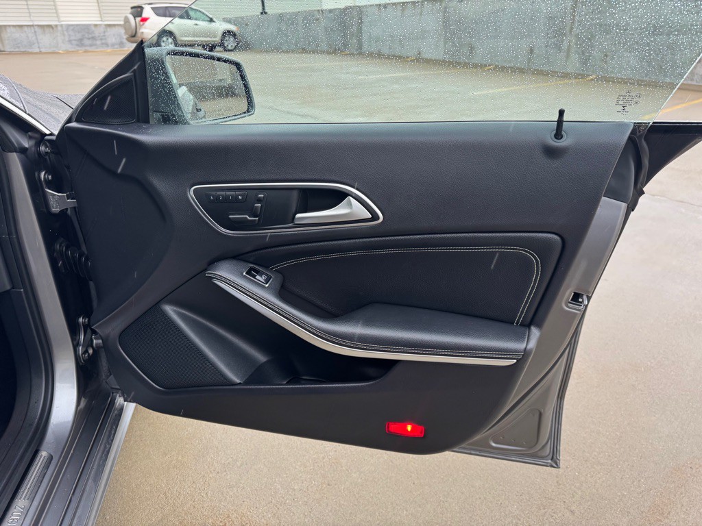 2014 Mercedes-Benz CLA-Class Image 23