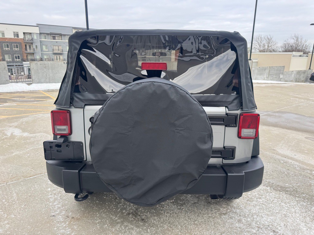 2013 Jeep Wrangler Image 4