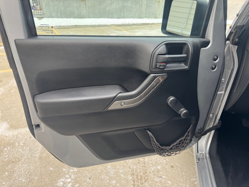 2013 Jeep Wrangler Image 10