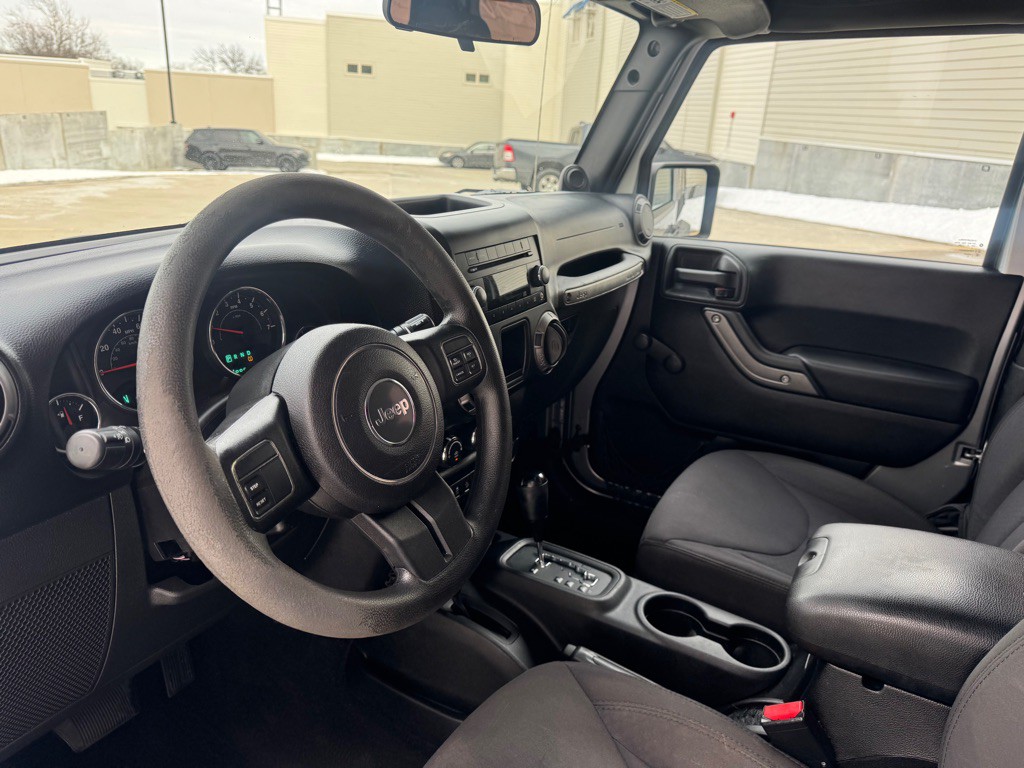 2013 Jeep Wrangler Image 11