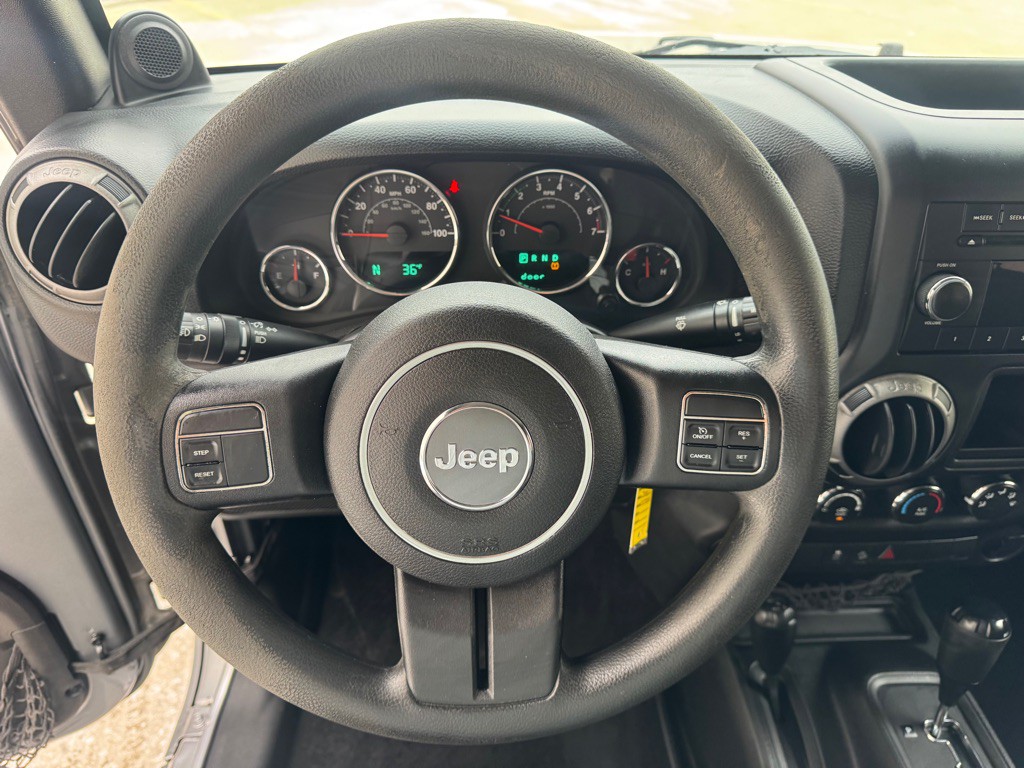 2013 Jeep Wrangler Image 13