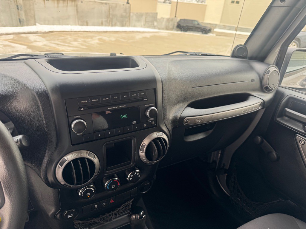 2013 Jeep Wrangler Image 15