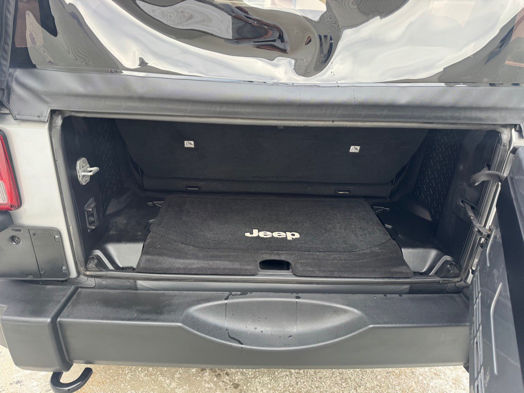 2013 Jeep Wrangler Image 18