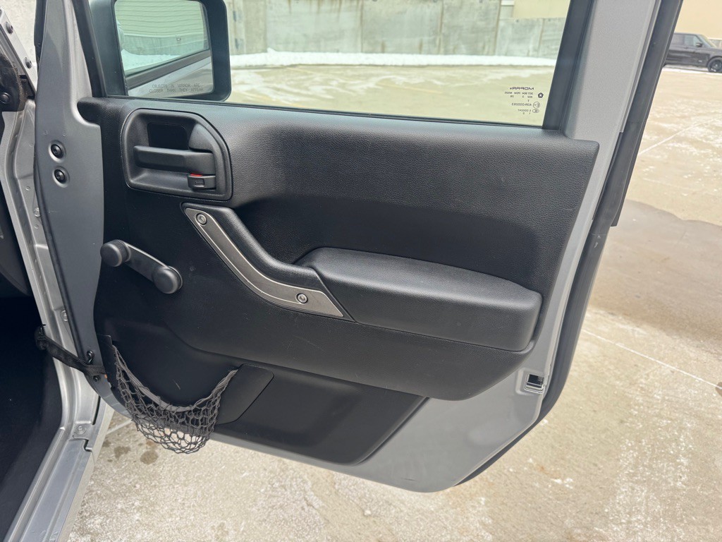 2013 Jeep Wrangler Image 19