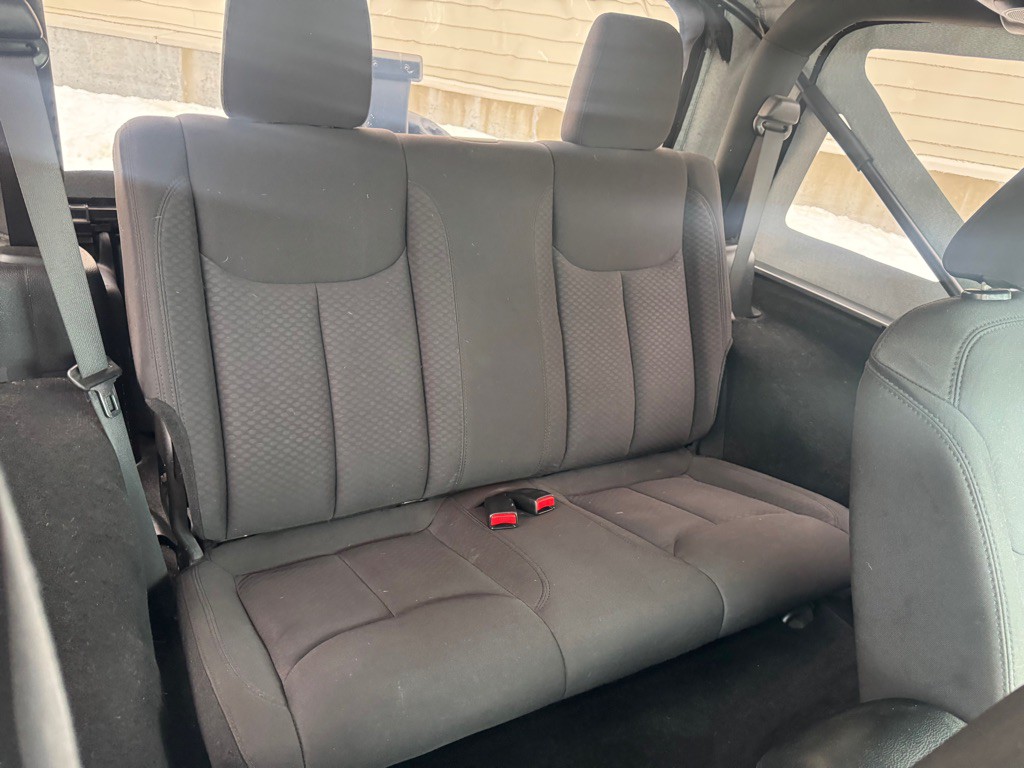 2013 Jeep Wrangler Image 22