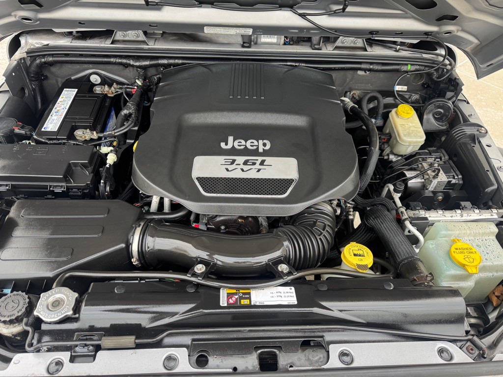 2013 Jeep Wrangler Image 23