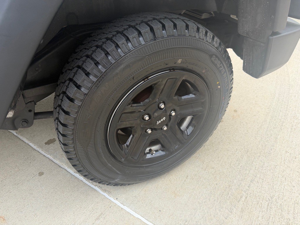 2013 Jeep Wrangler Image 9