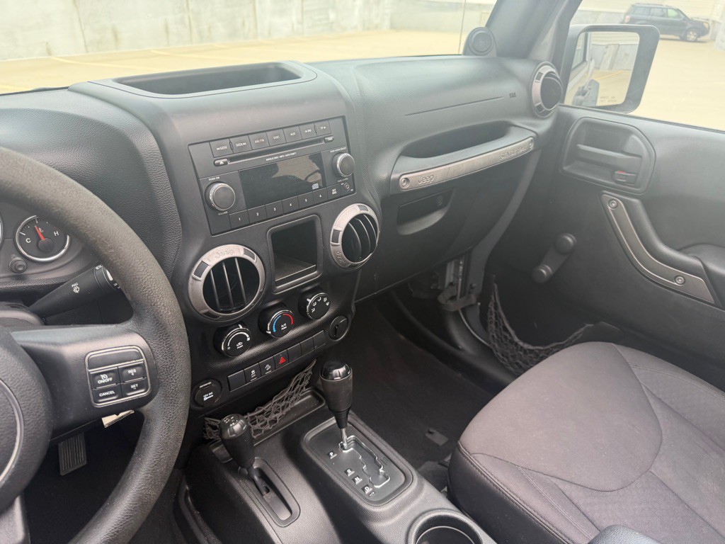 2013 Jeep Wrangler Image 15