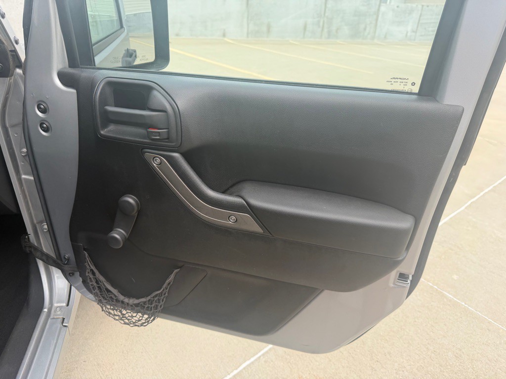 2013 Jeep Wrangler Image 19