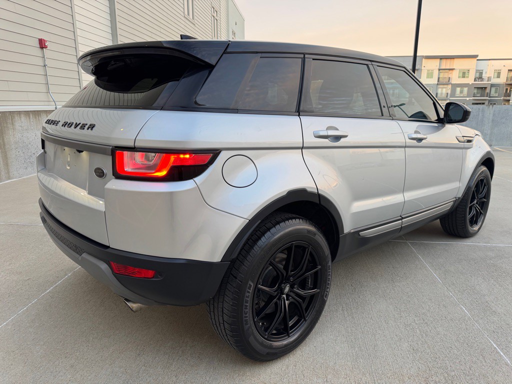 2018 Land Rover Range Rover Evoque Image 3