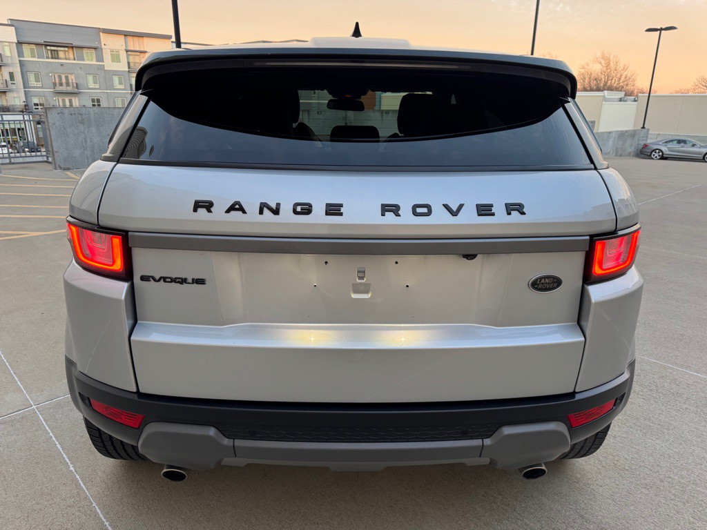 2018 Land Rover Range Rover Evoque Image 4