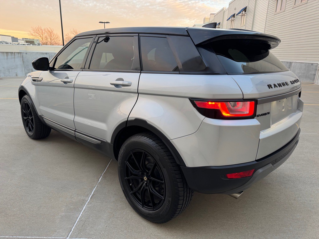 2018 Land Rover Range Rover Evoque Image 5