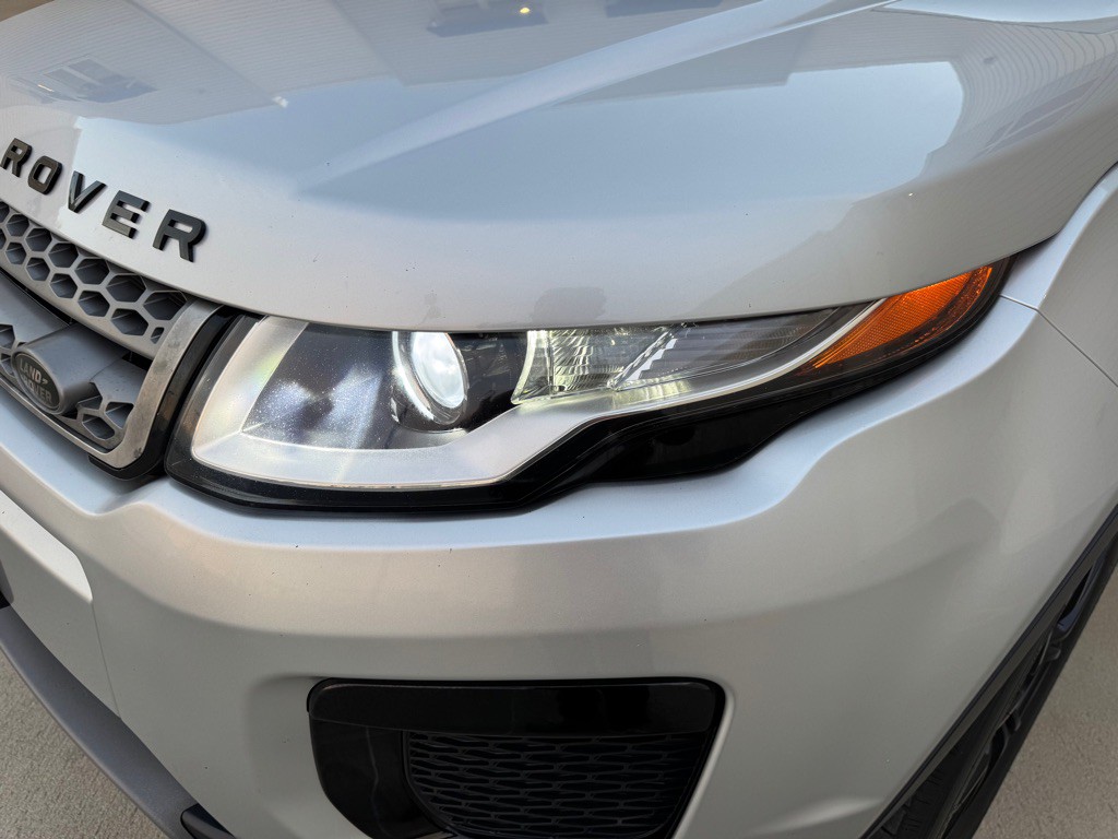 2018 Land Rover Range Rover Evoque Image 9