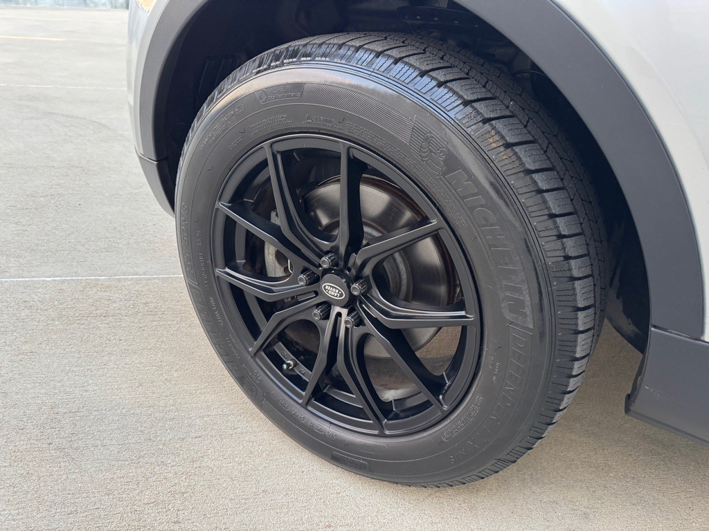 2018 Land Rover Range Rover Evoque Image 11