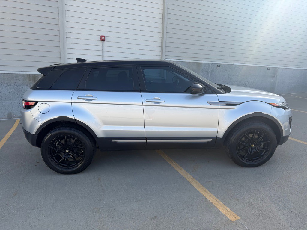 2018 Land Rover Range Rover Evoque Image 2