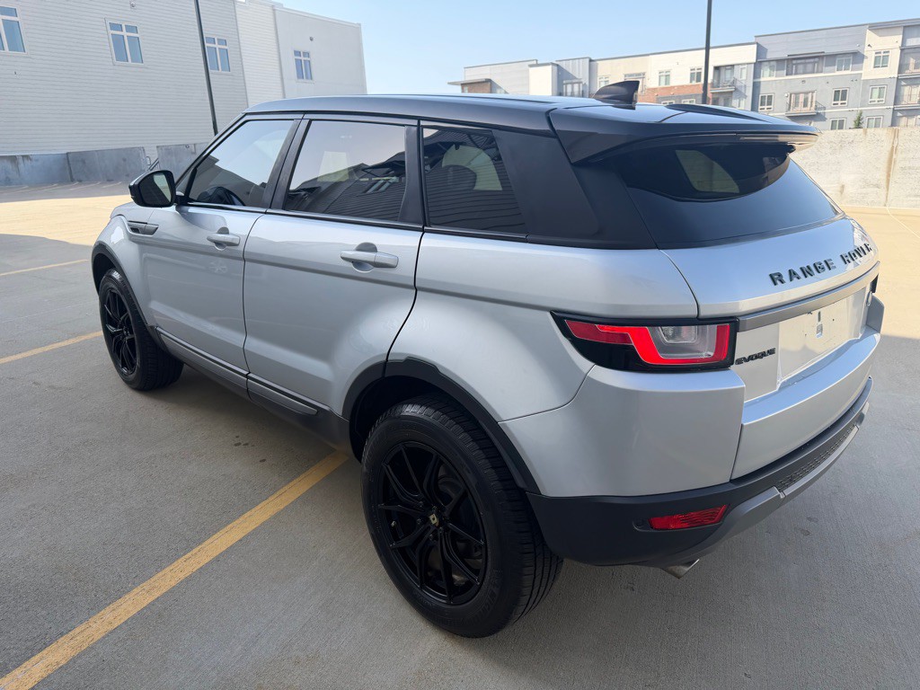 2018 Land Rover Range Rover Evoque Image 5