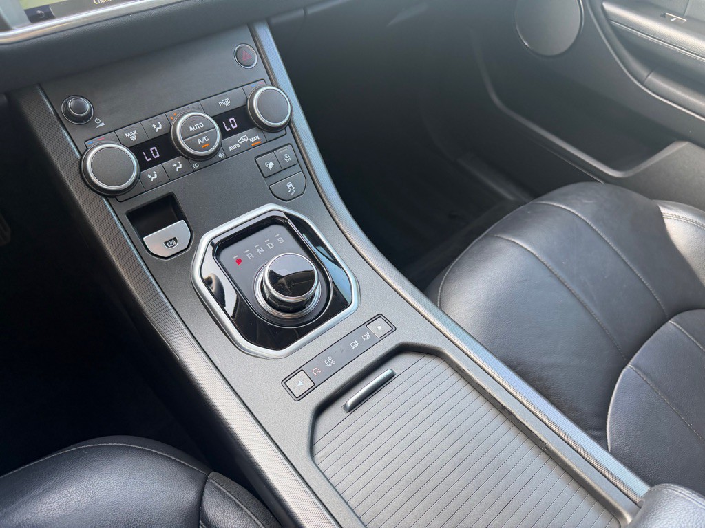 2018 Land Rover Range Rover Evoque Image 18