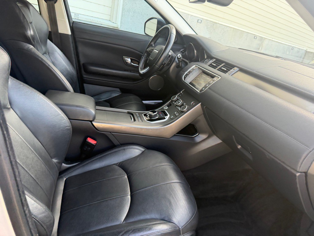2018 Land Rover Range Rover Evoque Image 25