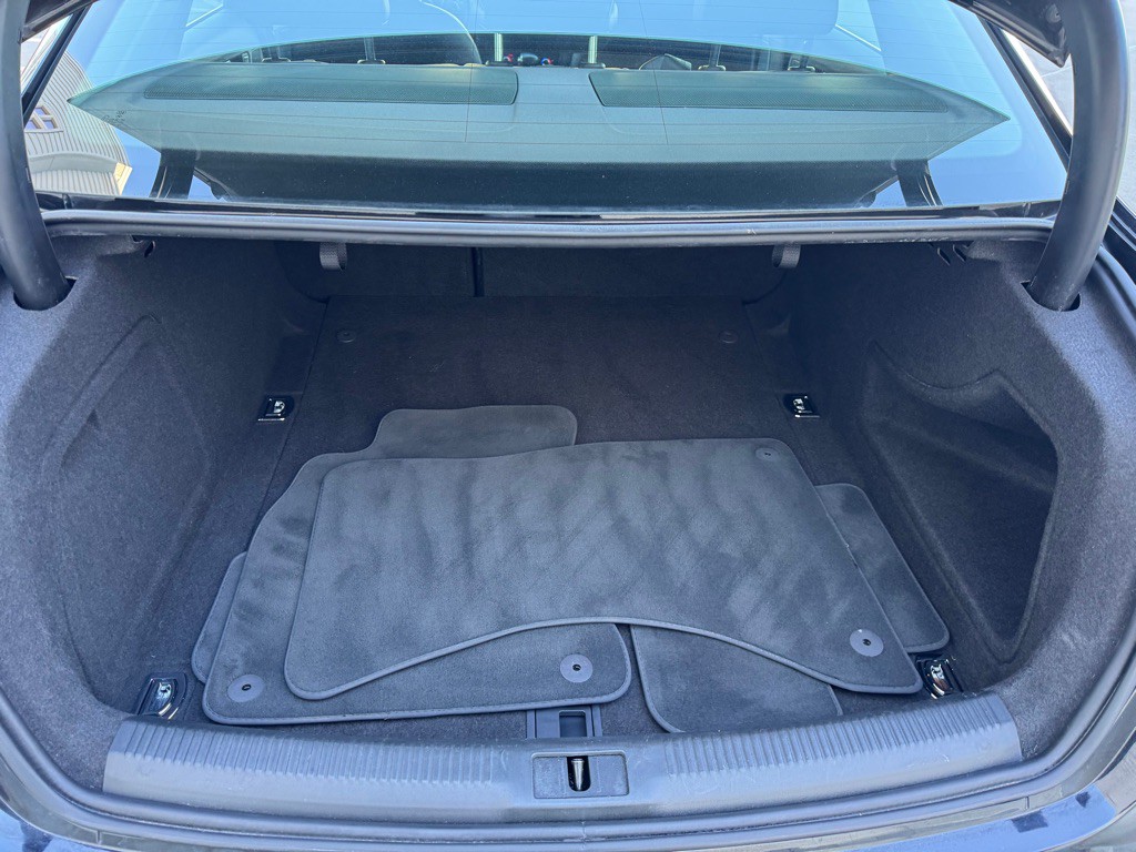 2015 Audi A4 Image 17