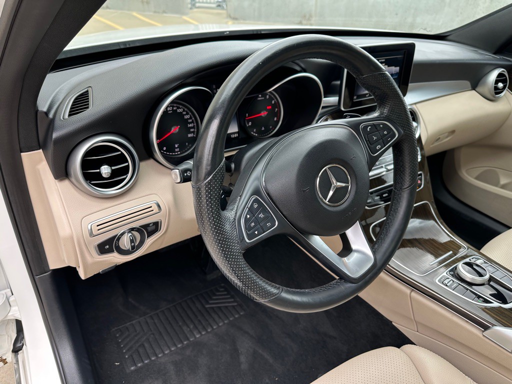 2018 Mercedes-Benz C-Class Image 11