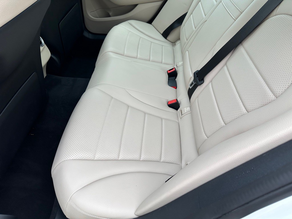 2018 Mercedes-Benz C-Class Image 17