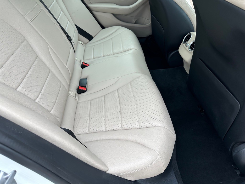 2018 Mercedes-Benz C-Class Image 21