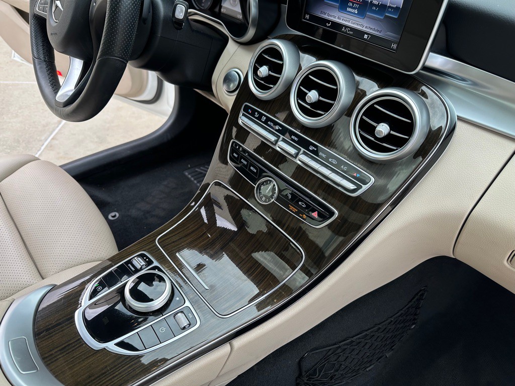 2018 Mercedes-Benz C-Class Image 25