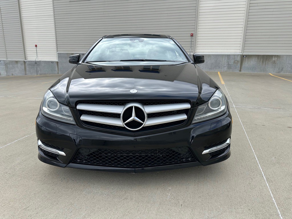 2012 Mercedes-Benz C-Class Image 2
