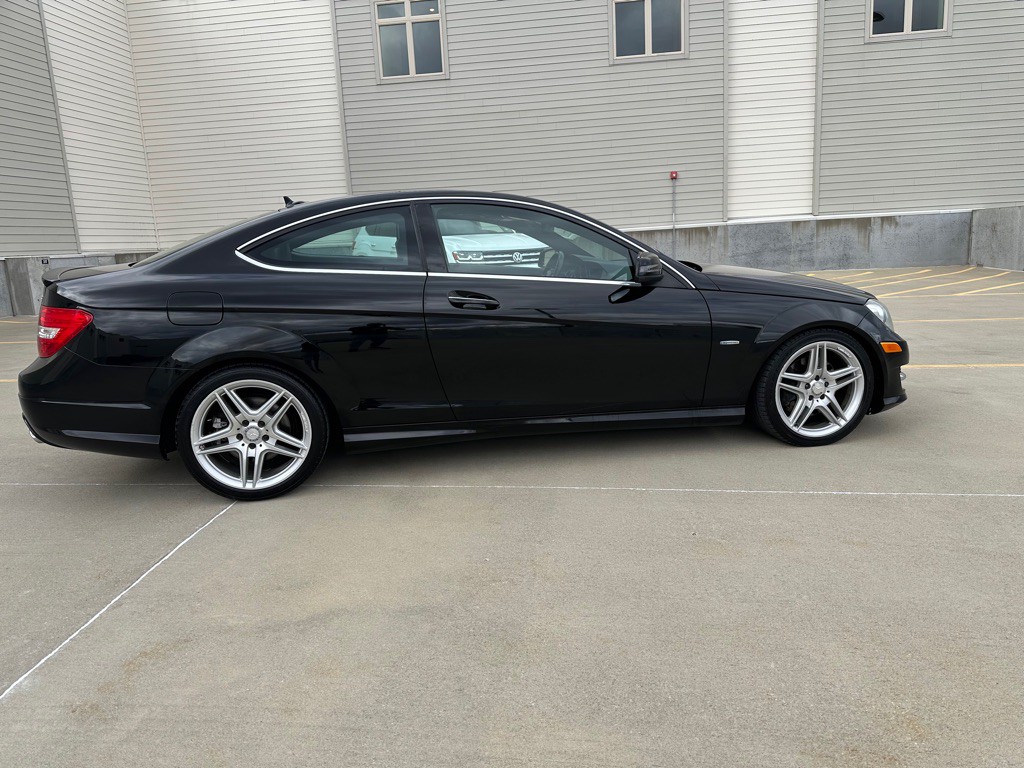 2012 Mercedes-Benz C-Class Image 8