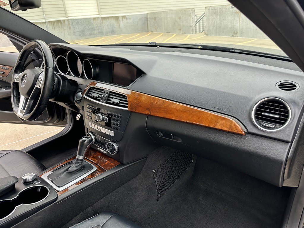 2012 Mercedes-Benz C-Class Image 21
