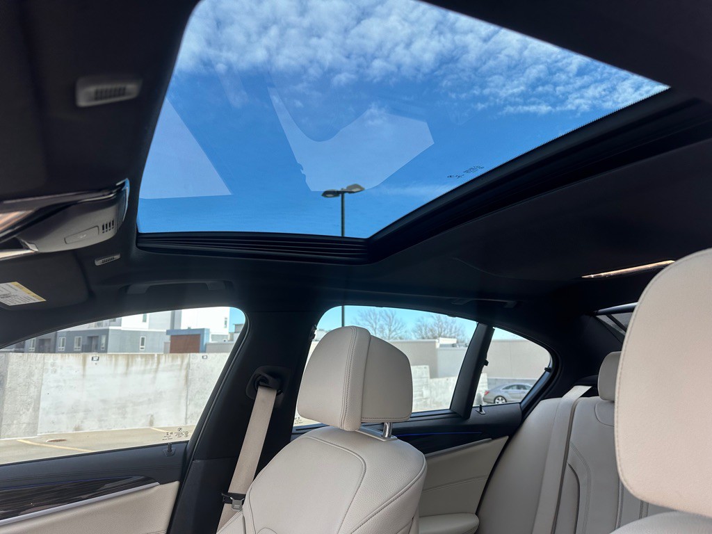 2020 BMW 5 Series Image 10