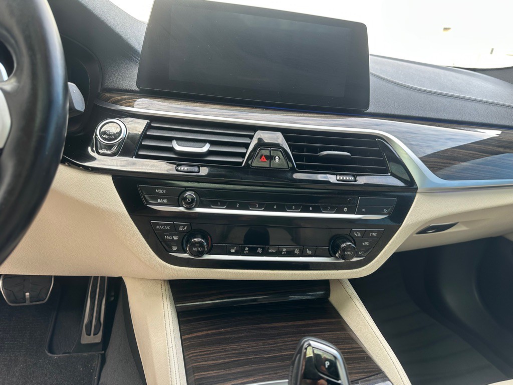 2020 BMW 5 Series Image 13