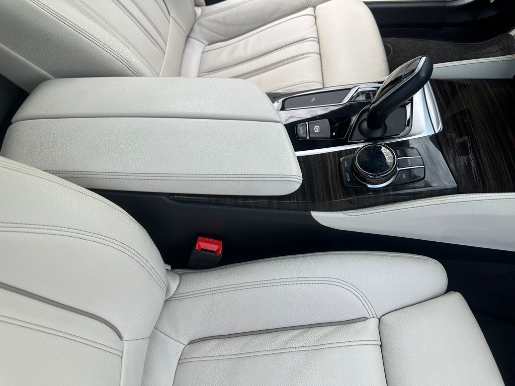 2020 BMW 5 Series Image 28