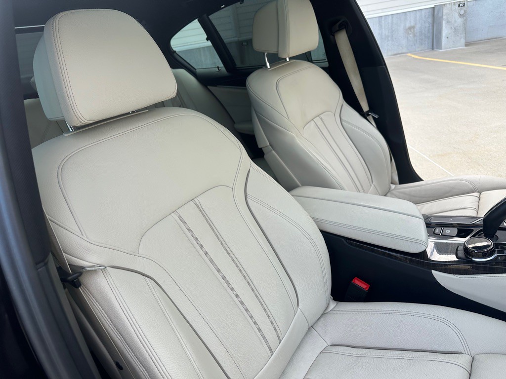 2020 BMW 5 Series Image 30