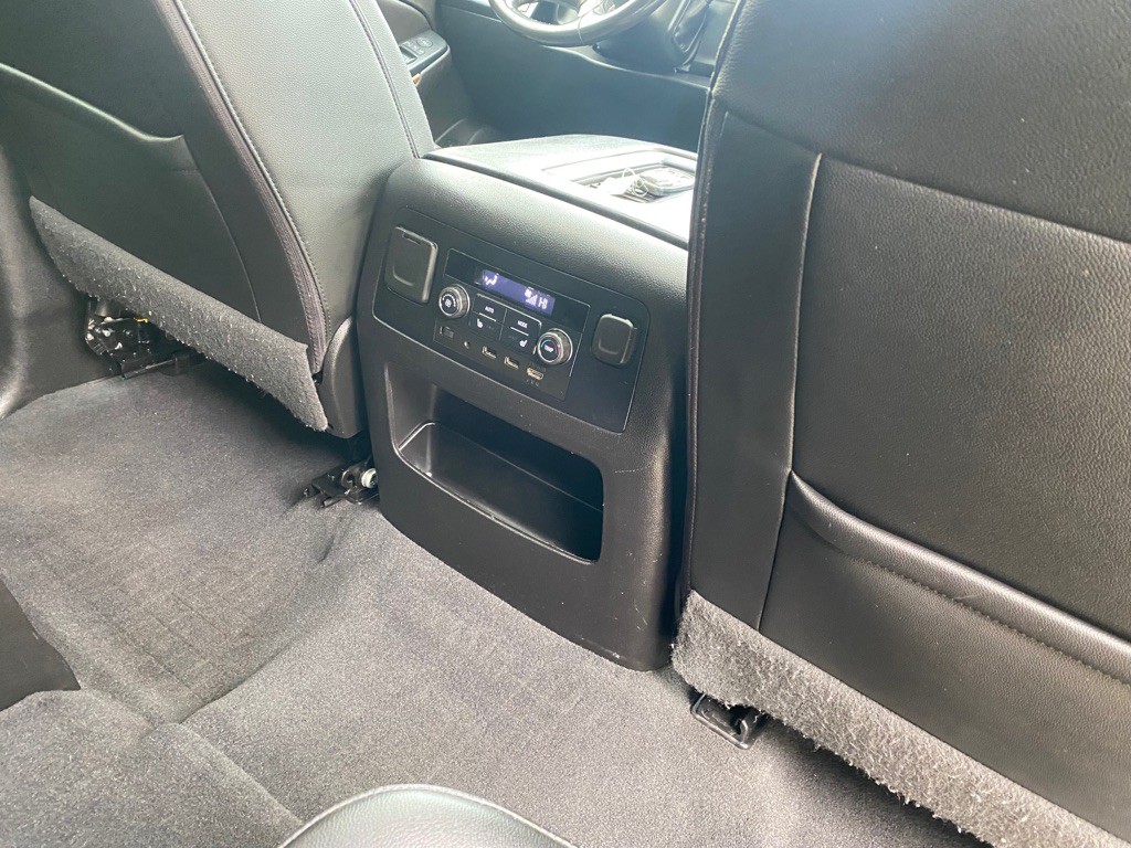 2020 Chevrolet Suburban Image 14