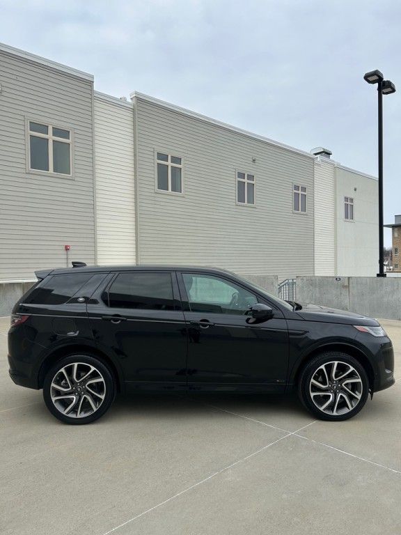 2020 Land Rover Discovery Sport Image 2