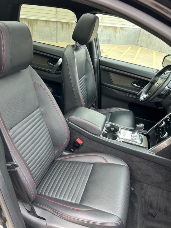 2020 Land Rover Discovery Sport Image 17