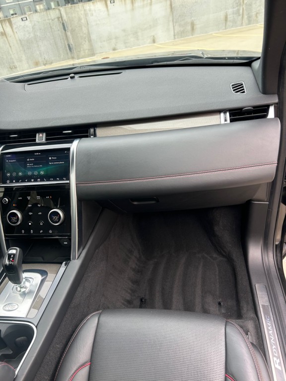 2020 Land Rover Discovery Sport Image 18