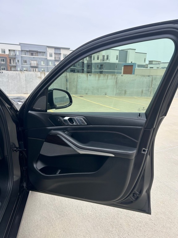 2019 BMW X7 Image 16