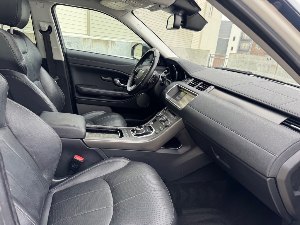 2018 Land Rover Range Rover Evoque Image 25