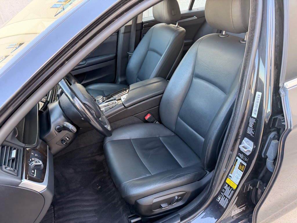 2015 BMW 5 Series Image 10