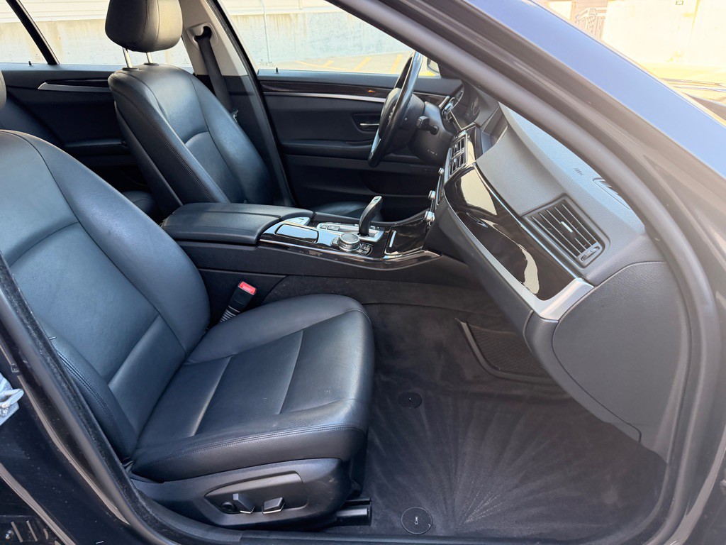 2015 BMW 5 Series Image 21