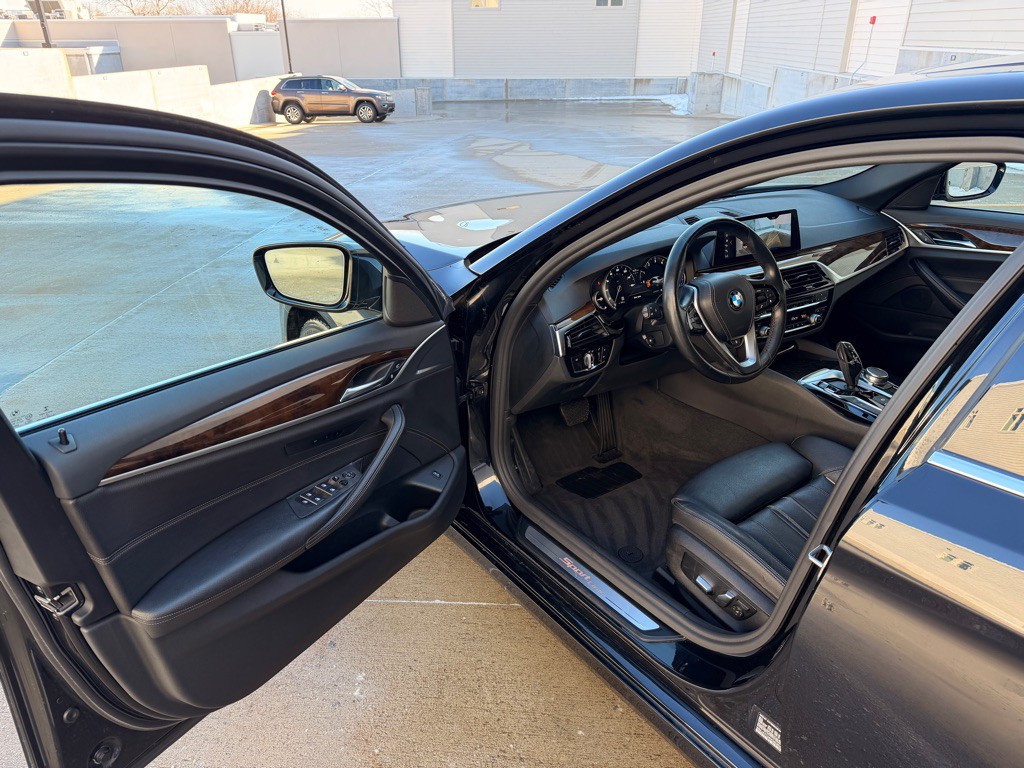 2017 BMW 5 Series Image 10